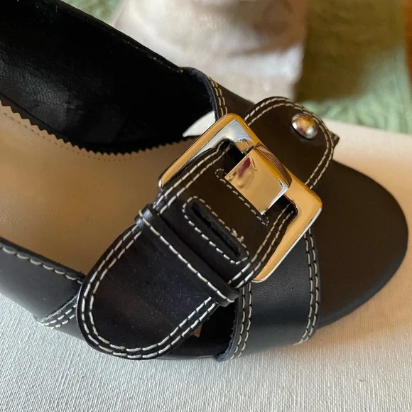 Naturalizer NWOT Black Slingback Sandals with Silver Buckle - Picture 6 of 12